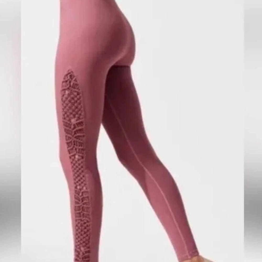 carbon38 tanjung sayang crochet leggings mauve womens 7/8 athletic small